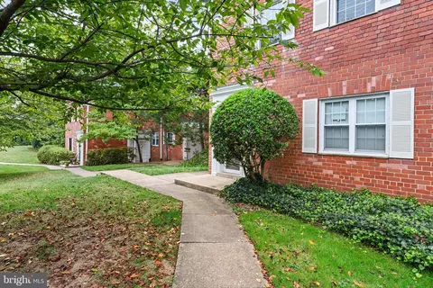 3778 Gunston Rd, Alexandria, VA 22302