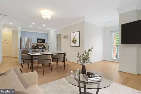 181 E Reed Ave #204, Alexandria, VA 22305