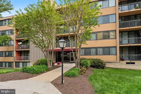 4 S Van Dorn St #101, Alexandria, VA 22304