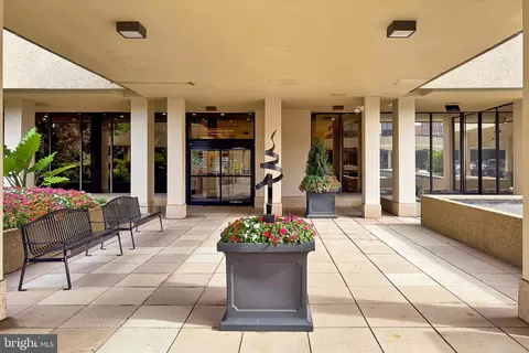 400 Madison St #1704, Alexandria, VA 22314