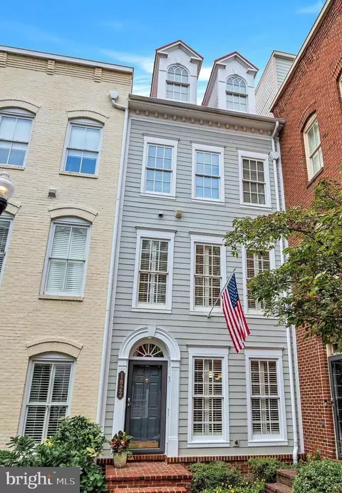 1822 Potomac Greens Dr, Alexandria, VA 22314