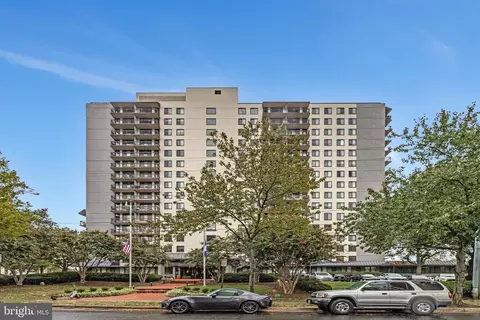 801 N Pitt St #1006, Alexandria, VA 22314