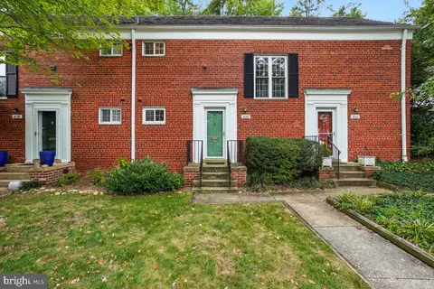1640 Fitzgerald Ln, Alexandria, VA 22302