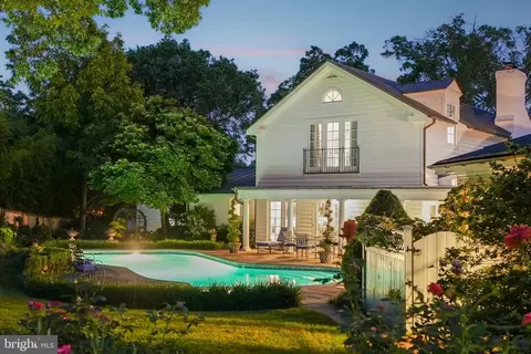 320 12 Mansion Dr, Alexandria, VA 22302