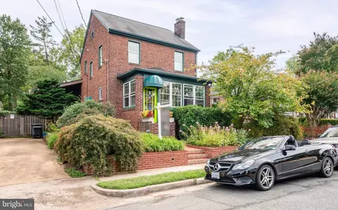 319 Laverne Ave, Alexandria, VA 22305