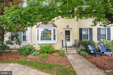 3818 King St, Alexandria, VA 22302