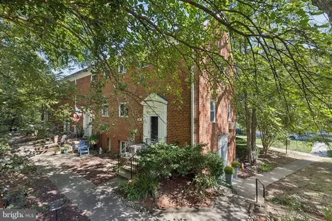 1609 Preston Rd, Alexandria, VA 22302