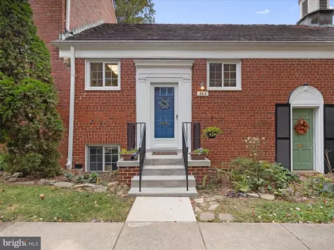 3513 Martha Custis Dr, Alexandria, VA 22302