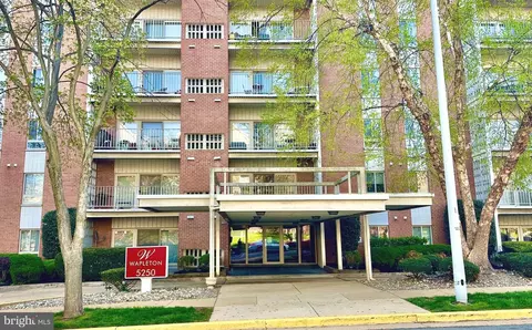 5250 Valley Forge Dr #802, Alexandria, VA 22304