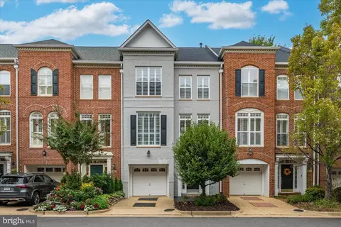 4919 Barbour Dr, Alexandria, VA 22304