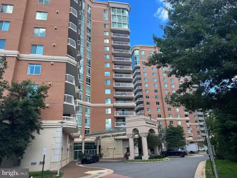3101 N Hampton Dr #709, Alexandria, VA 22302