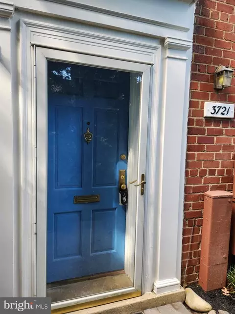 3721 Gunston Rd, Alexandria, VA 22302