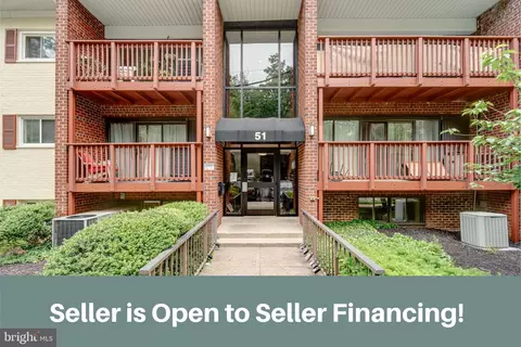 51 Skyhill Rd #202, Alexandria, VA 22314
