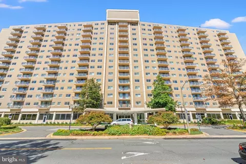 1225 Martha Custis Dr #1016, Alexandria, VA 22302