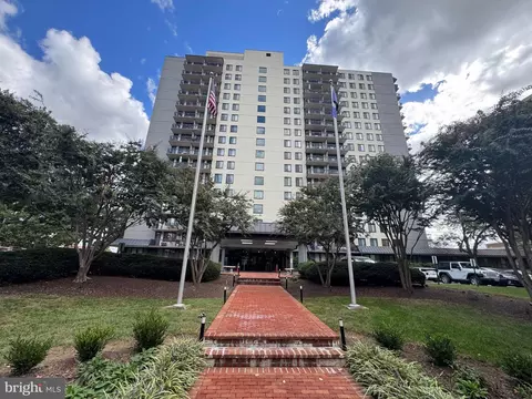 801 N Pitt St #401, Alexandria, VA 22314