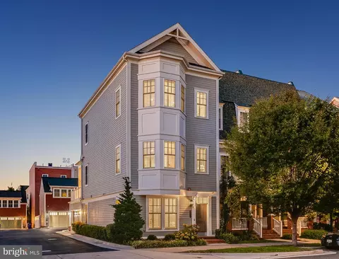 710 Diamond Ave, Alexandria, VA 22301