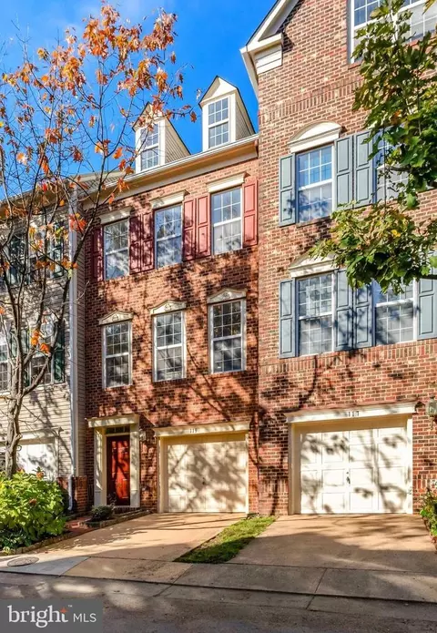 119 Martin Ln, Alexandria, VA 22304