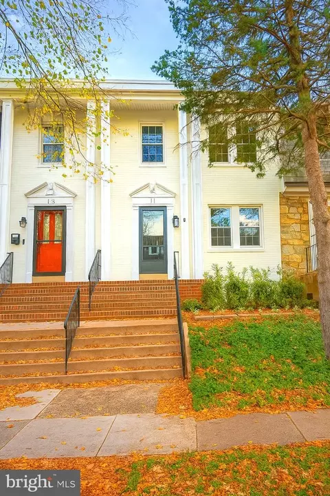 11 E Linden St, Alexandria, VA 22301