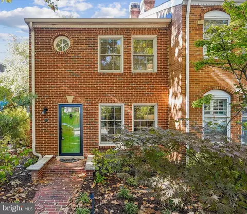 421 S Columbus St S #421, Alexandria, VA 22314