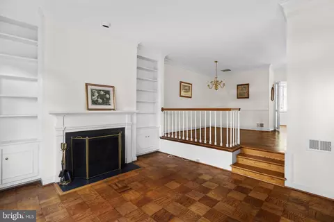 211 S West St S, Alexandria, VA 22314