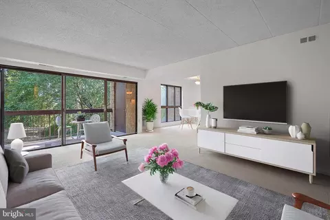 5160 Maris Ave #201, Alexandria, VA 22304