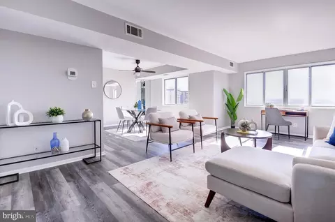5340 Holmes Run Pkwy #901, Alexandria, VA 22304