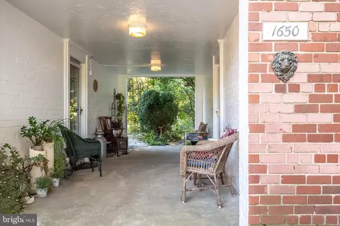 1650 Preston Rd, Alexandria, VA 22302