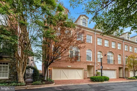 17 Wharf St, Alexandria, VA 22314