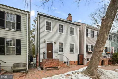 209 Wolfe St, Alexandria, VA 22314