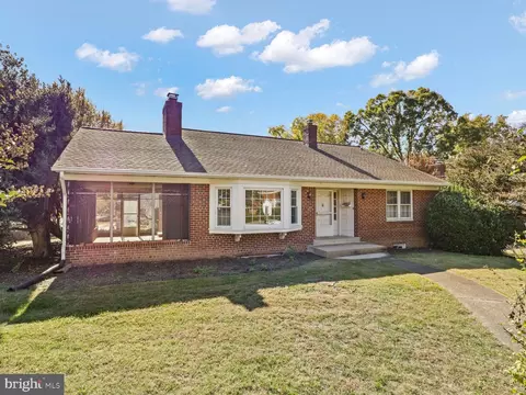 1002 Beverley, Alexandria, VA 22302