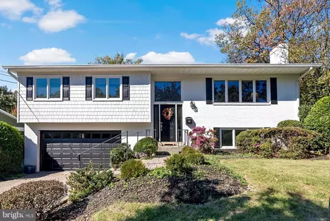 1336 N Ivanhoe St N, Alexandria, VA 22304