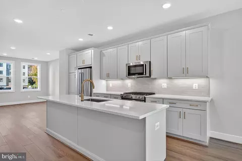 143 Shannon Mews, Alexandria, VA 22304