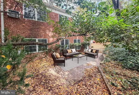 3492 Martha Custis Dr, Alexandria, VA 22302