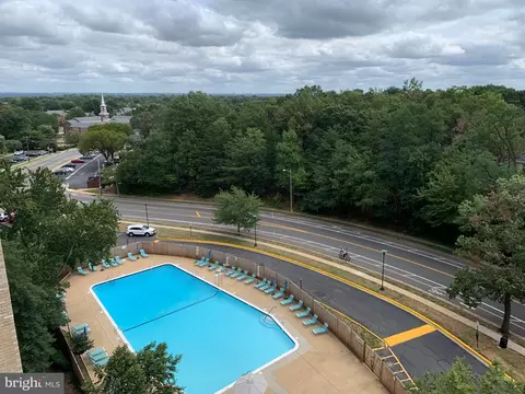 2500 N Van Dorn St #910, Alexandria, VA 22302