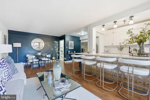 12 Ashby St #D, Alexandria, VA 22305