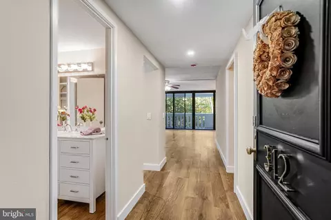 6101 Edsall Rd #312, Alexandria, VA 22304