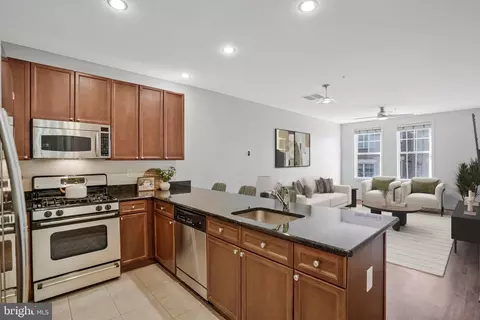 181 E Reed Ave #206, Alexandria, VA 22305