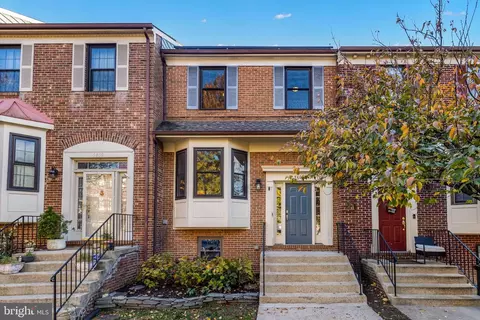 5406 Barrister Pl, Alexandria, VA 22304