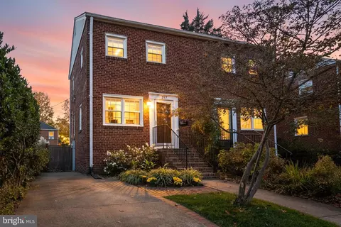317 E Oak St, Alexandria, VA 22301