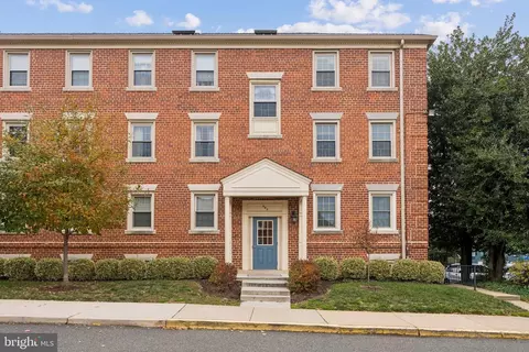 509 Bashford Ln #6, Alexandria, VA 22314
