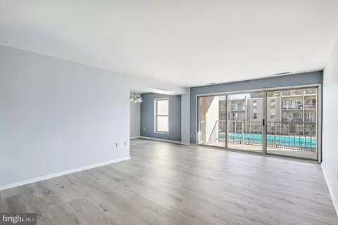 29 Canterbury Sq #201, Alexandria, VA 22304