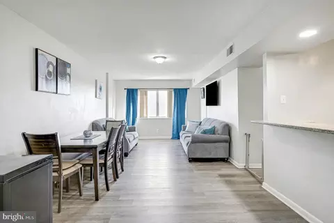 5340 Holmes Run Pkwy #1118, Alexandria, VA 22304