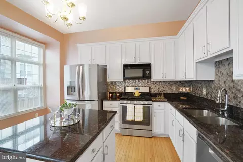 431 Stanton Pl, Alexandria, VA 22304