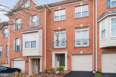 431 Stanton Pl, Alexandria, VA 22304