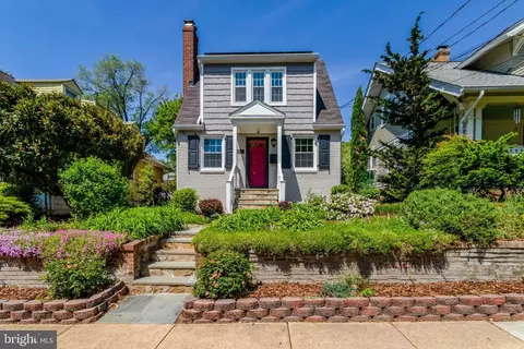 2708 Sycamore St, Alexandria, VA 22305