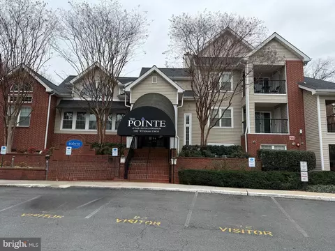3310 Wyndham Cir #215, Alexandria, VA 22302