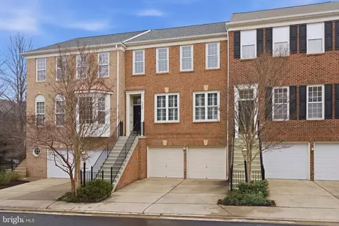 4645 Lambert Dr, Alexandria, VA 22311