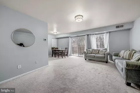 6137 Edsall Rd #I, Alexandria, VA 22304