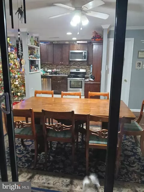 511 N Armistead St #303, Alexandria, VA 22312