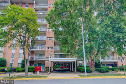 5250 Valley Forge Dr #407, Alexandria, VA 22304